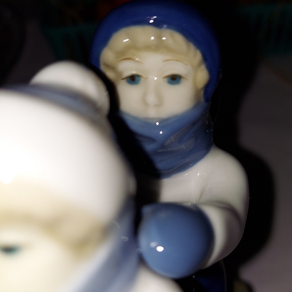 1992 Paul Sebastian Sledding Figurine Childs Play Porcelain Mexico Winter Snow - Picture 6 of 9